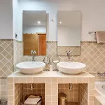 Apartmán Sea View Near And Marbella - Pool And Private Parking